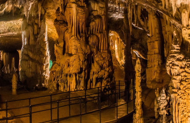 Predjama Castle & Postojna Cave Tour - Foto 4