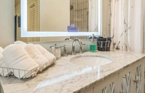 Stylish Family Fun! Pool, Hot Tub, Volley Ball, Arcade & Boat Parking - Foto 48