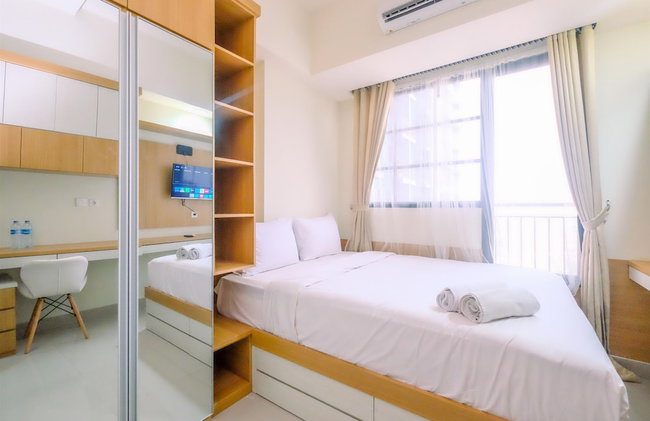 Good Choice And Strategic 2Br Without Living Room Evenciio Apartment - Foto 6