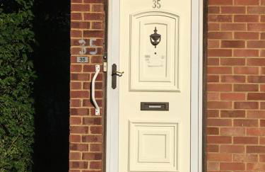 Entire 2 bed apartment - Up to 4 guest - 10 min from station & town centre - Foto 13