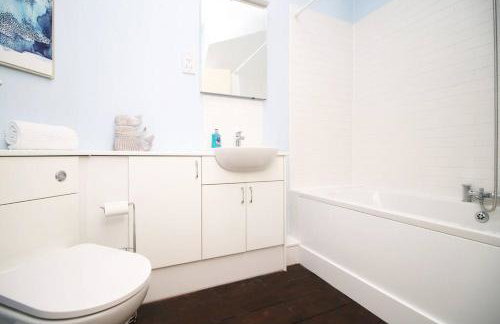 2 Bedroom City Apartment - 20mins Walk to Cabot Circus, With Free Wi-Fi & Off-Peak Parking Included - Foto 27