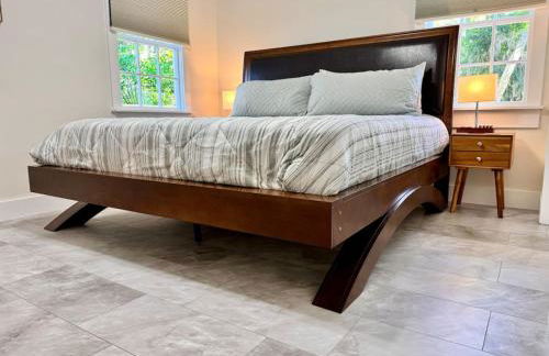 Newest Cottage Downtown. Pet Yes - Photo 38