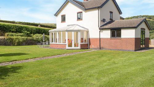 Hill View Lodge - Photo 2