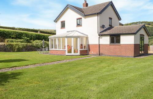 Hill View Lodge - Photo 2