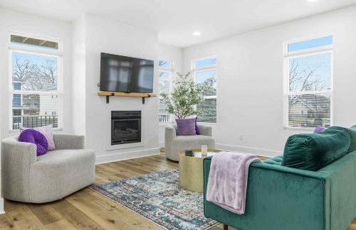 Near Indy Attractions • Deck • Patio • Fenced Yard - Photo 11