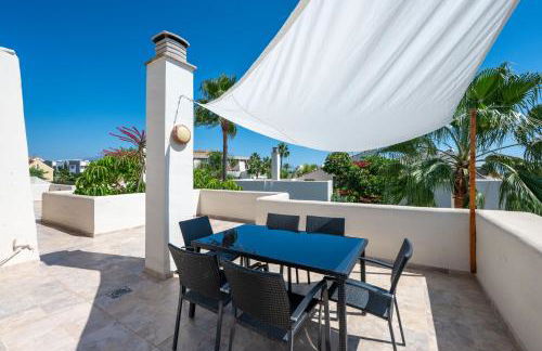 Villa Serena Marbella - Luxury villa with pool & sea views - Photo 43