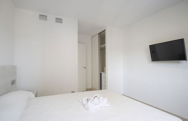 Aparthotel BCL Levante Lux - Photo 11