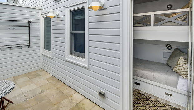 Beach And Gulf Views From The Center Of Seaside! 2 Bedroom Condo by RedAwning - Foto 3, Habitación