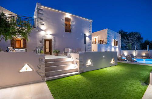 Pavlina Villa , a hidden gem with heated pool and ping pong! - Photo 60