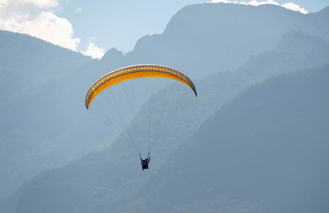 Vuelo en parapente en Santiago - Foto 1
