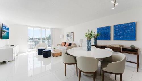 Beachside Modern 2BR 2BA - Foto 2