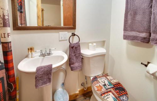 Resort Cabin on the River about 21 Mi to Crater Lake! - Foto 10