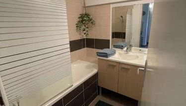 Appartement 2 chambres 6 pers piscine, 50m du lac - Foto 5