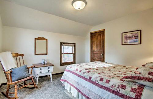 Wisconsin River Valley Farmhouse Fire Pit and View - Foto 19