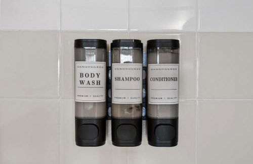 Cozy One-Bedroom Retreat - Foto 16