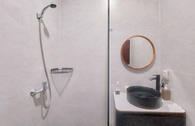 Good And Modern Look 2Br At Asatti Apartment - Foto 16