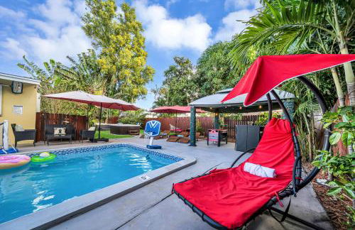 Heated Pool Spa BBQ Pool Table WiFi Near Beach-Downtown Fun - Foto 42