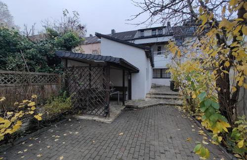 Tolstov House - 5 Room House with Terrace - 35 Min to Messe DUS - Foto 22
