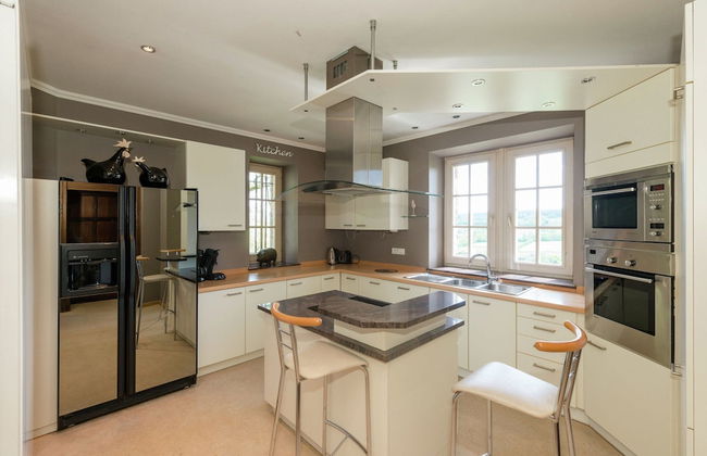 Castle in Spa With Lake View & Heated Pool - Foto 11