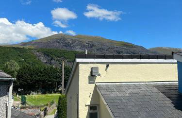 4-6 Guests in centre location with stunning views - Photo 11