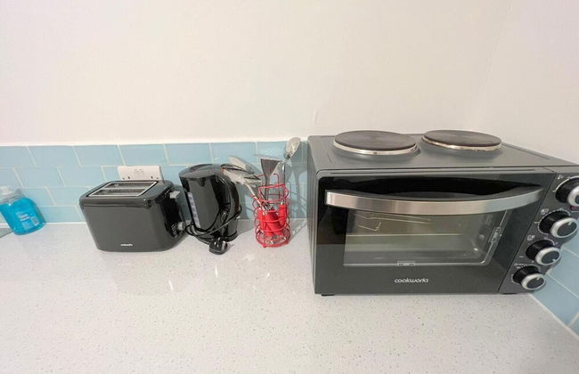 Large Triple Studio in South London - Sutton - Foto 10