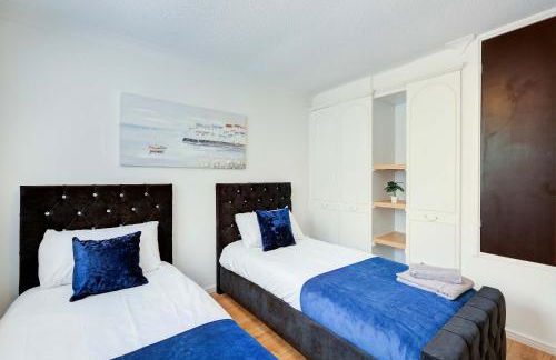 Spacious & Bright 3 Bedroom House in Peterborough - Foto 32