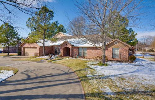 Private Pool and Game Room Upscale Home in Vinita - Foto 33