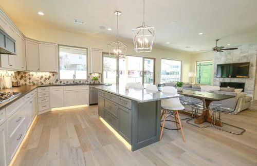 Contemporary, Luxury Retreat on Lake LBJ with Heated Pool - Foto 11