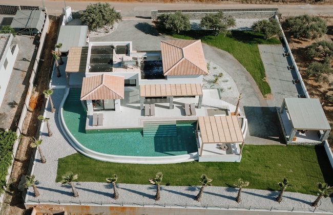 Villa Anassa - Luxurious 4-Bedroom Villa with Private Pool by Temma Villas - Photo 43