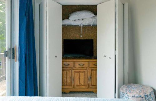 Waterfront Deck and Dock Torch Lake Home! - Foto 19