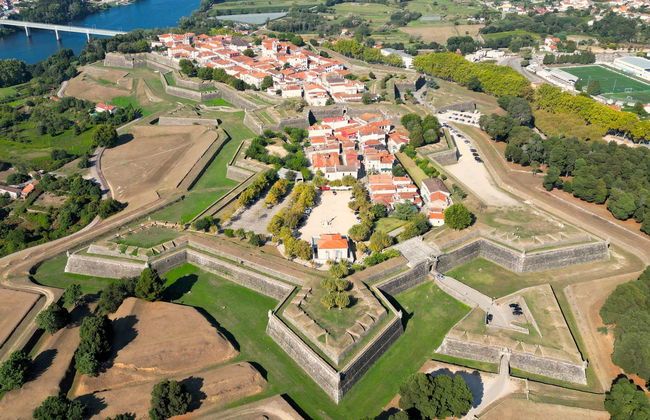 Tour de día completo a Santiago de Compostela y Valença do Minho - Foto 2