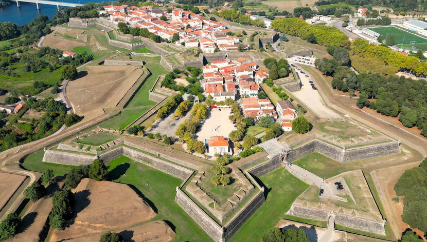 Tour de día completo a Santiago de Compostela y Valença do Minho - Foto 2