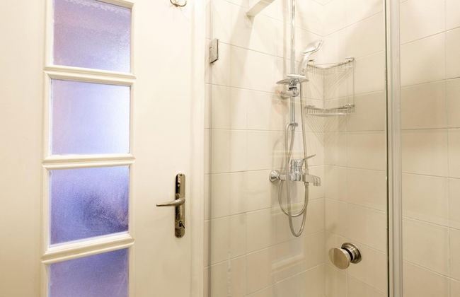 Stylish Flat w Balcony 8 min to Istiklal Ave - Foto 15