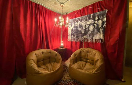 Basement Apartment w/ Hot Tub & Bombshelter! - Foto 26