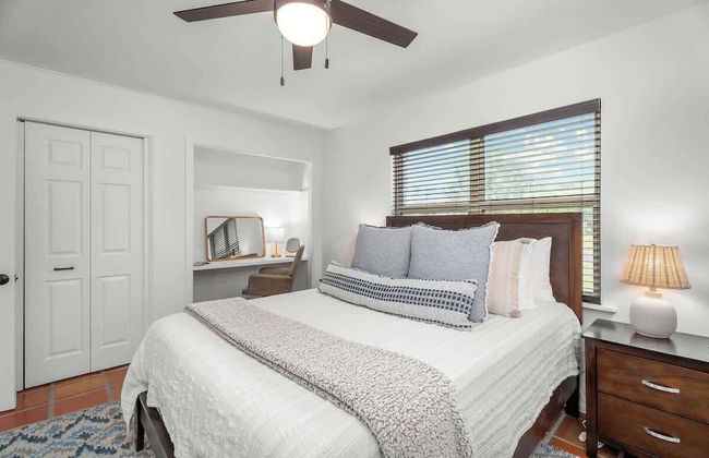 Pecan Retreat-half Mile to Main - Foto 4