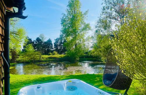 The Barn cottage with hot tub overlooking the lake - Foto 2