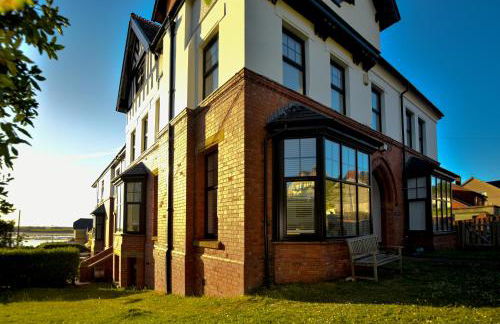 Pantycelyn - Photo 2