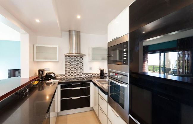 Captivating 2-bed Apartment in Praia da Luz - Foto 12