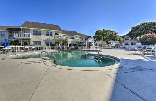 Walk to Beach Resort Retreat with Balcony in Destin - Foto 24