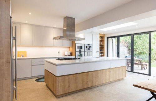 Spacious 4-Bed Near City & Sea - Foto 8