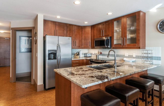 Raven's Nest - Luxury Pet Friendly Condo w/ Private Hot Tub & Mountain Views - Foto 6