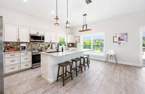 Mini Golf Course*Heated Saltwater Pool*Lakeview! - Foto 23