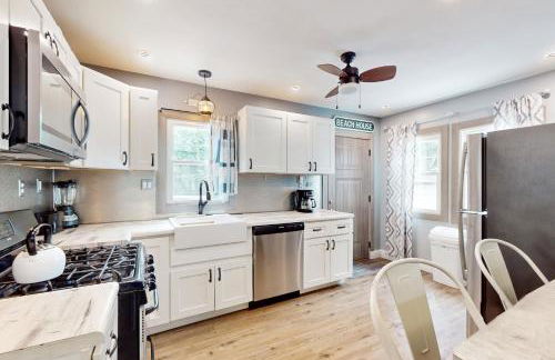 2 Mi to Beach! Hot Tub Haven in Michigan City - Foto 11