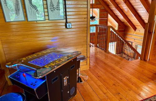 Big Boulder-Hot Tub, WiFi, Firepit, Arcade, Hiking - Foto 51