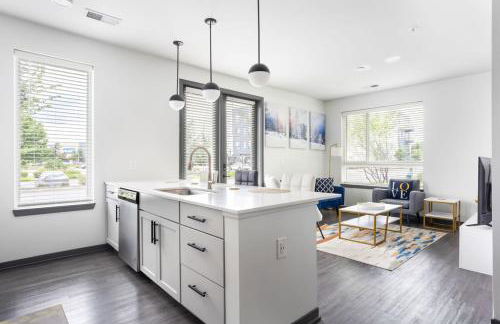 Bright & Cozy 2BR Retreat w Parking Broad Ripple - Foto 10