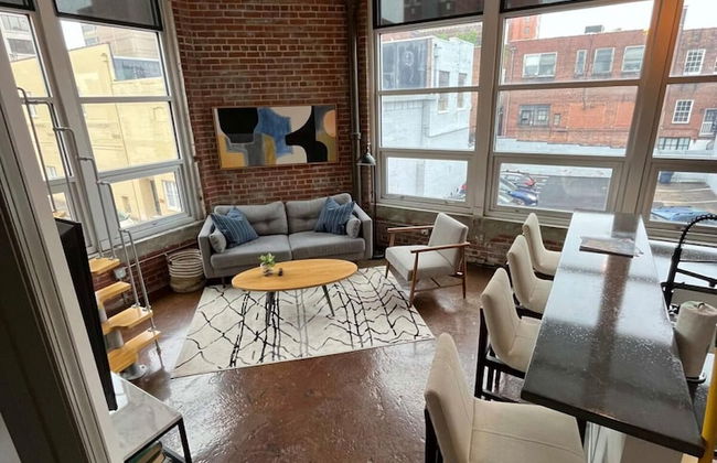 Exceptional 1 BR Apartment Downtown w Study Loft - Foto 2