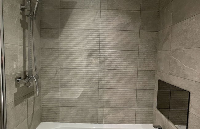 Modern & Comfortable 2BR Apartment - Photo 13