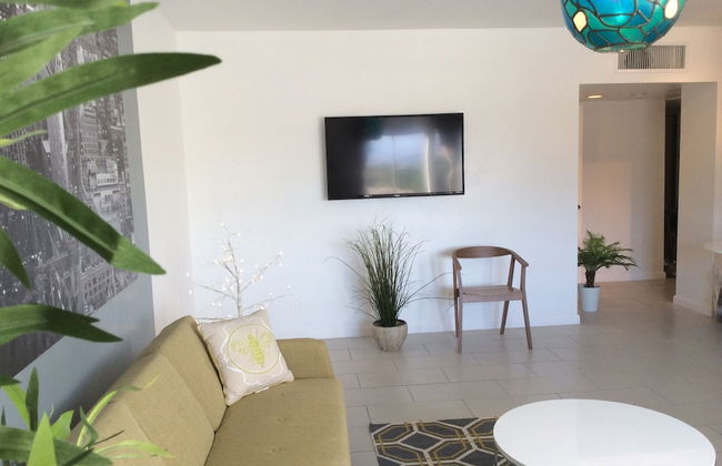 Modern Downtown Condo - Photo 12