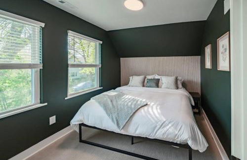 Hot Tub Amazing Location! Modern Ohio City Luxury 2 King Beds - Foto 21