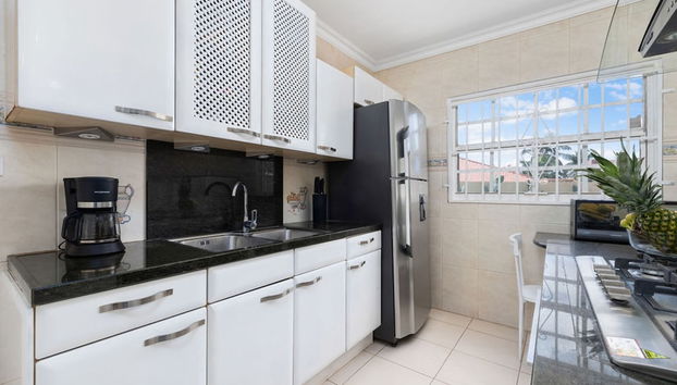 Cozy Central 4br3ba Home w Pvt Pool Largegarden - Foto 3, Habitación